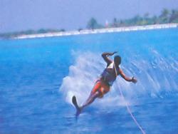 Водные лыжи на Мальдивах