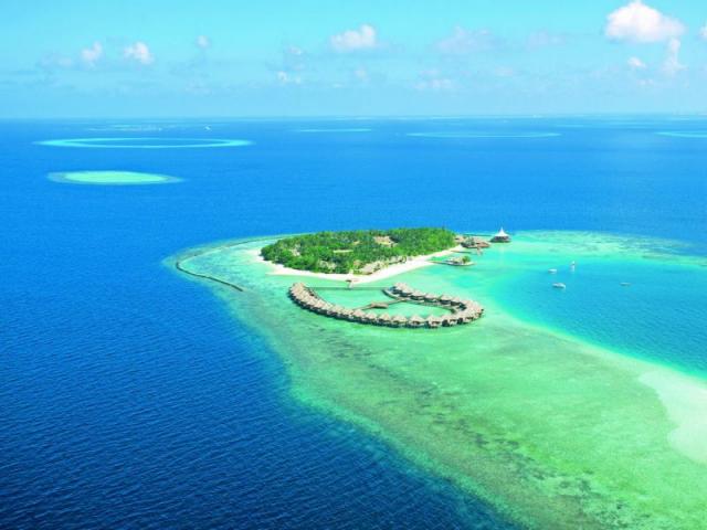 Отель Baros Maldives