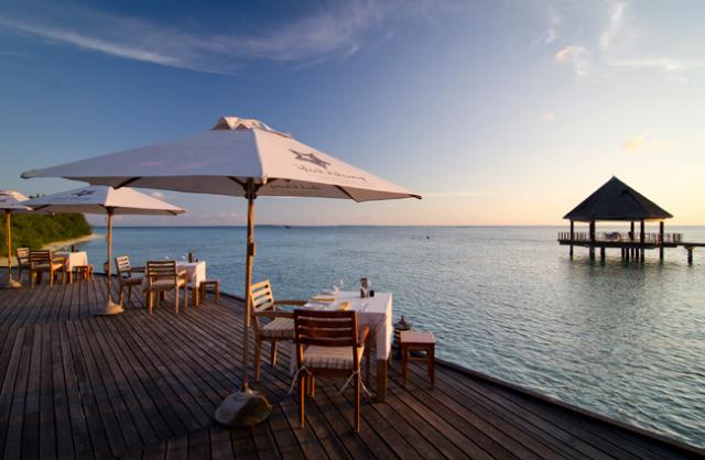 Отель Island Hideaway at Dhonakulhi Maldives, Spa Resort & Marina 5* 