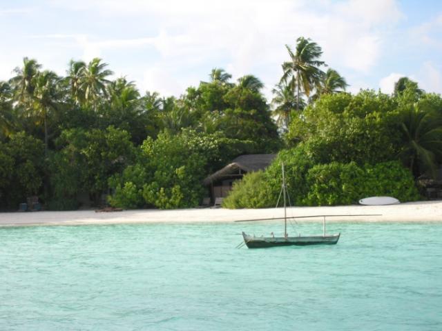 Отель Makunudu Island 5*