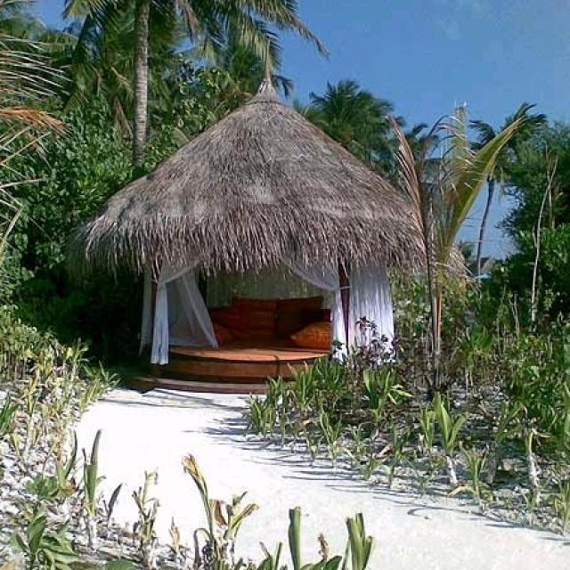 Отель Naladhu Maldives 5*
