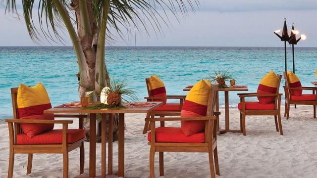 Отель Four Seasons Resort Maldives at Landaa Giraavaru 5*