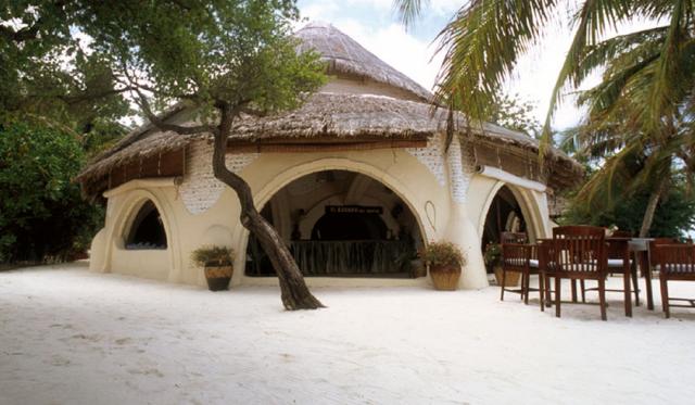 Самый маленький отель на Мальдивах