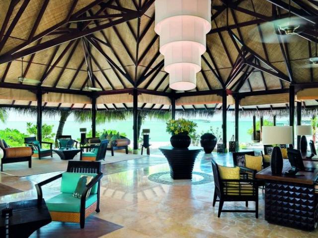 Отель Taj Exotica Resort & Spa Wolmar 5*